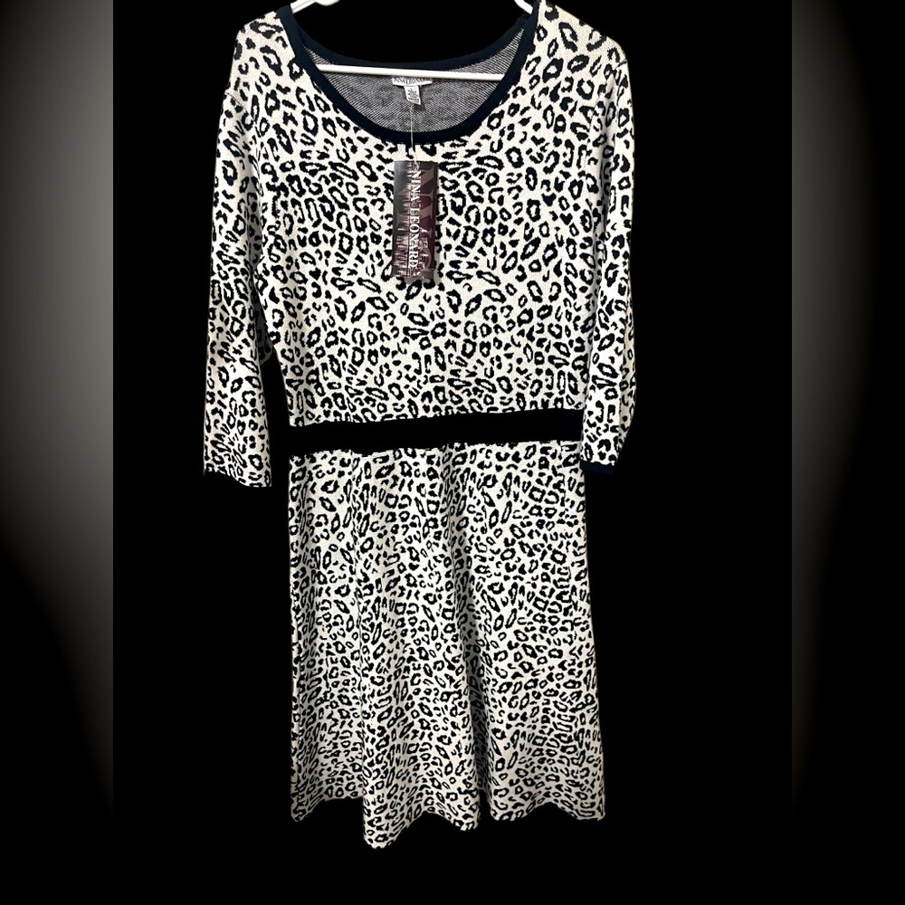 💙🌼NWTLeopard Print Dress with Black Accents